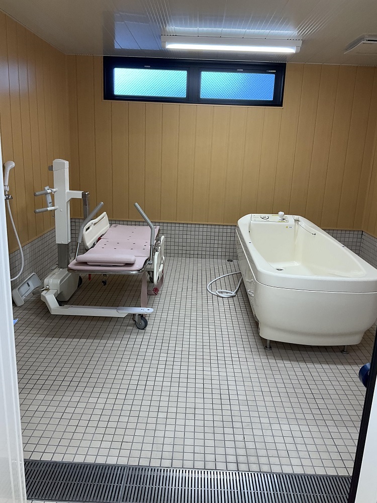 住宅内の環境整備の一つである特別浴室のご紹介をいたします。